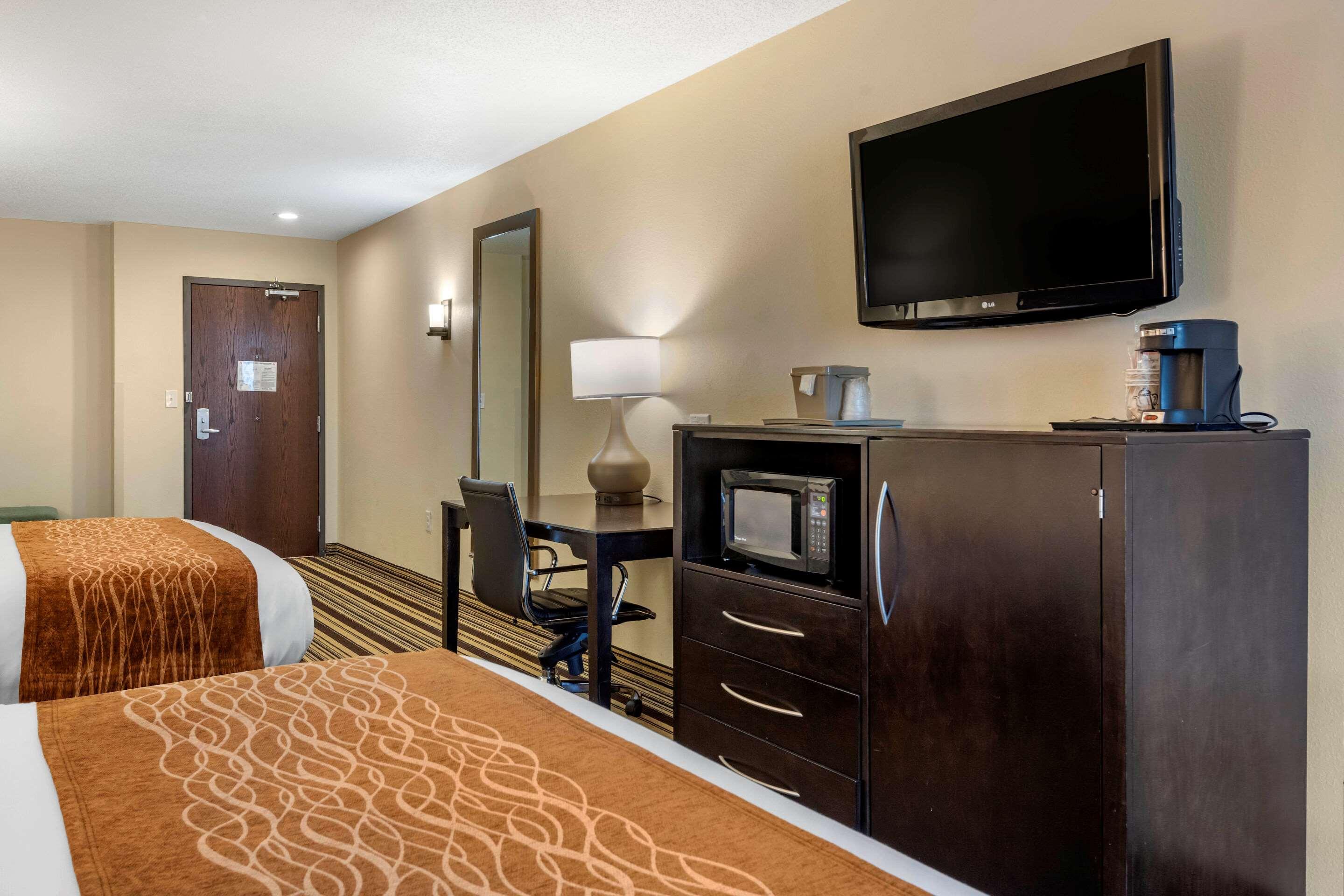 Comfort Inn & Suites Triadelphia Exteriér fotografie