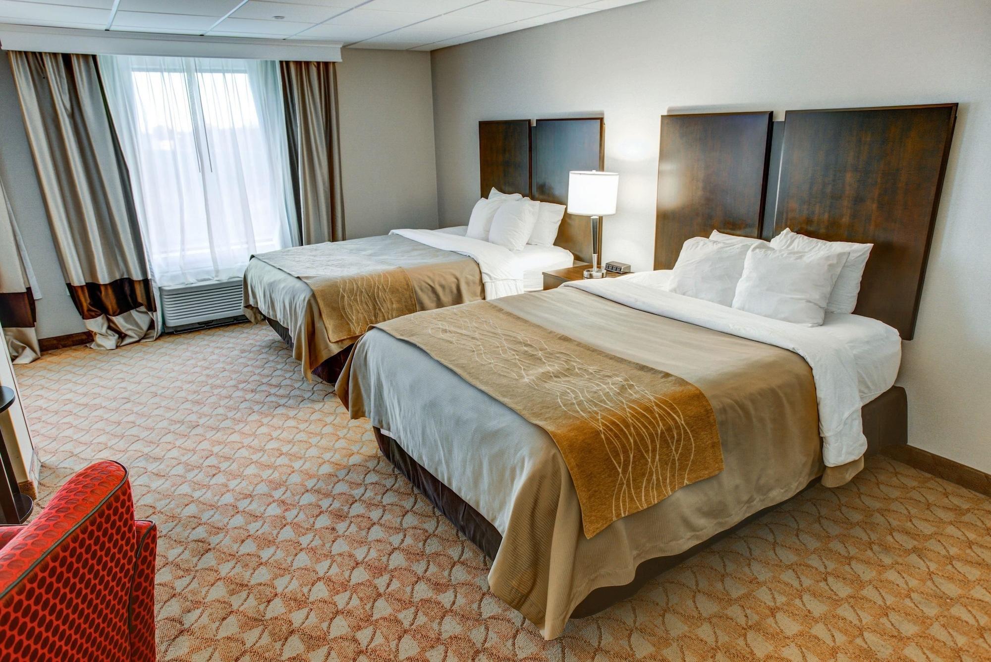 Comfort Inn & Suites Triadelphia Exteriér fotografie