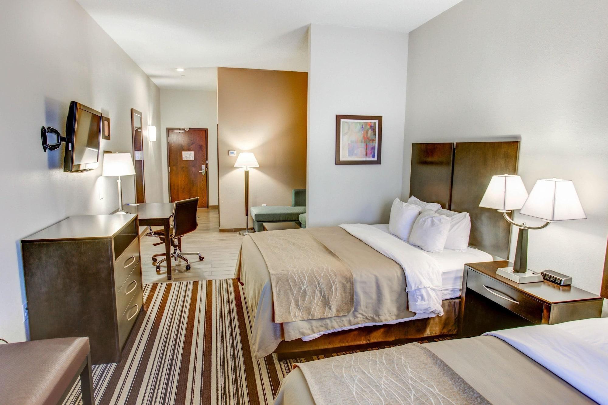 Comfort Inn & Suites Triadelphia Exteriér fotografie