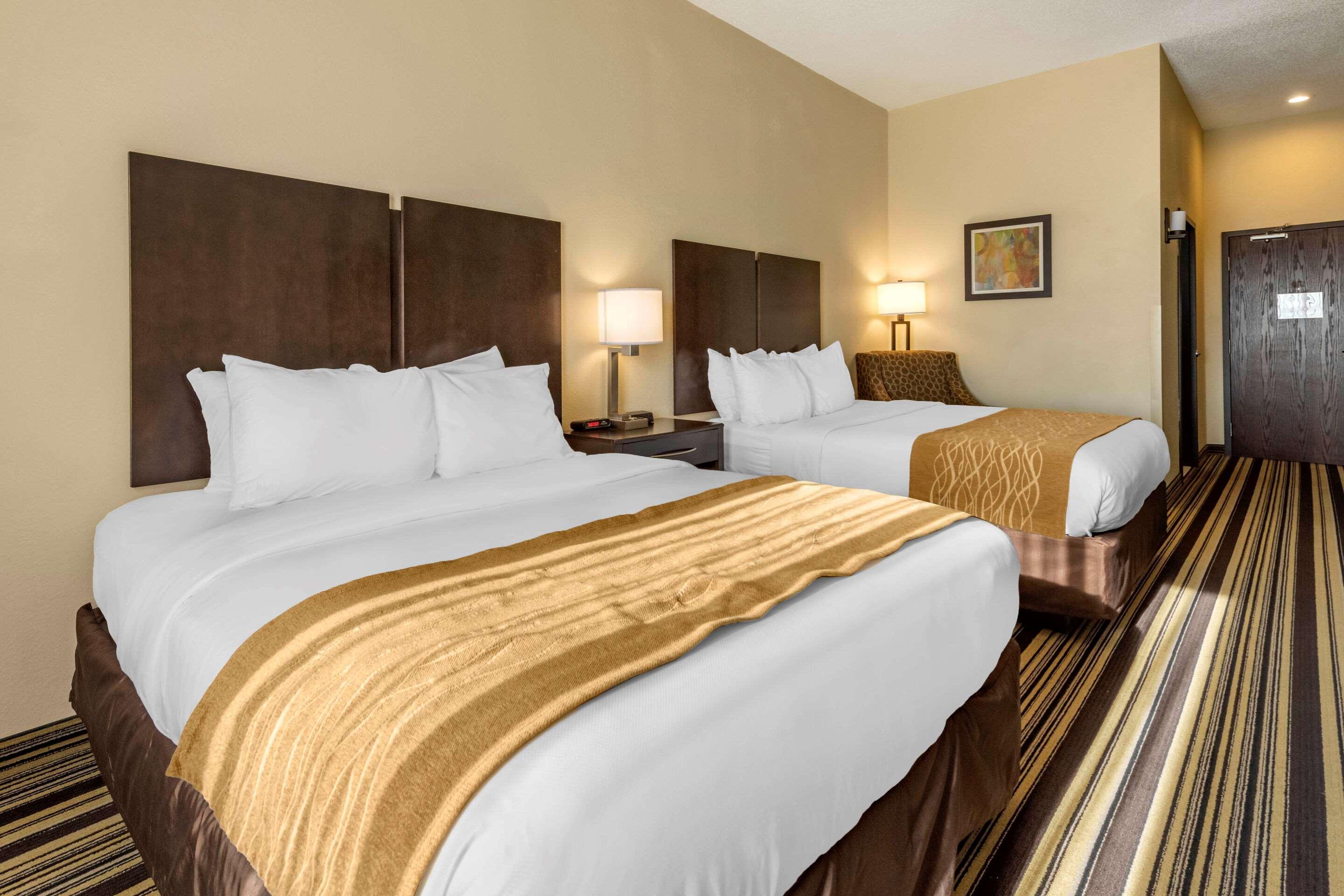 Comfort Inn & Suites Triadelphia Exteriér fotografie
