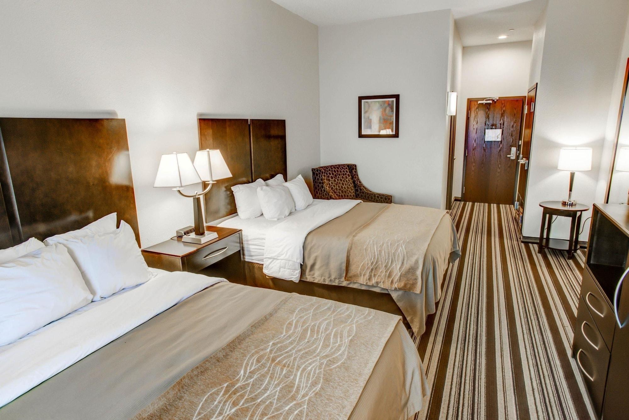 Comfort Inn & Suites Triadelphia Exteriér fotografie