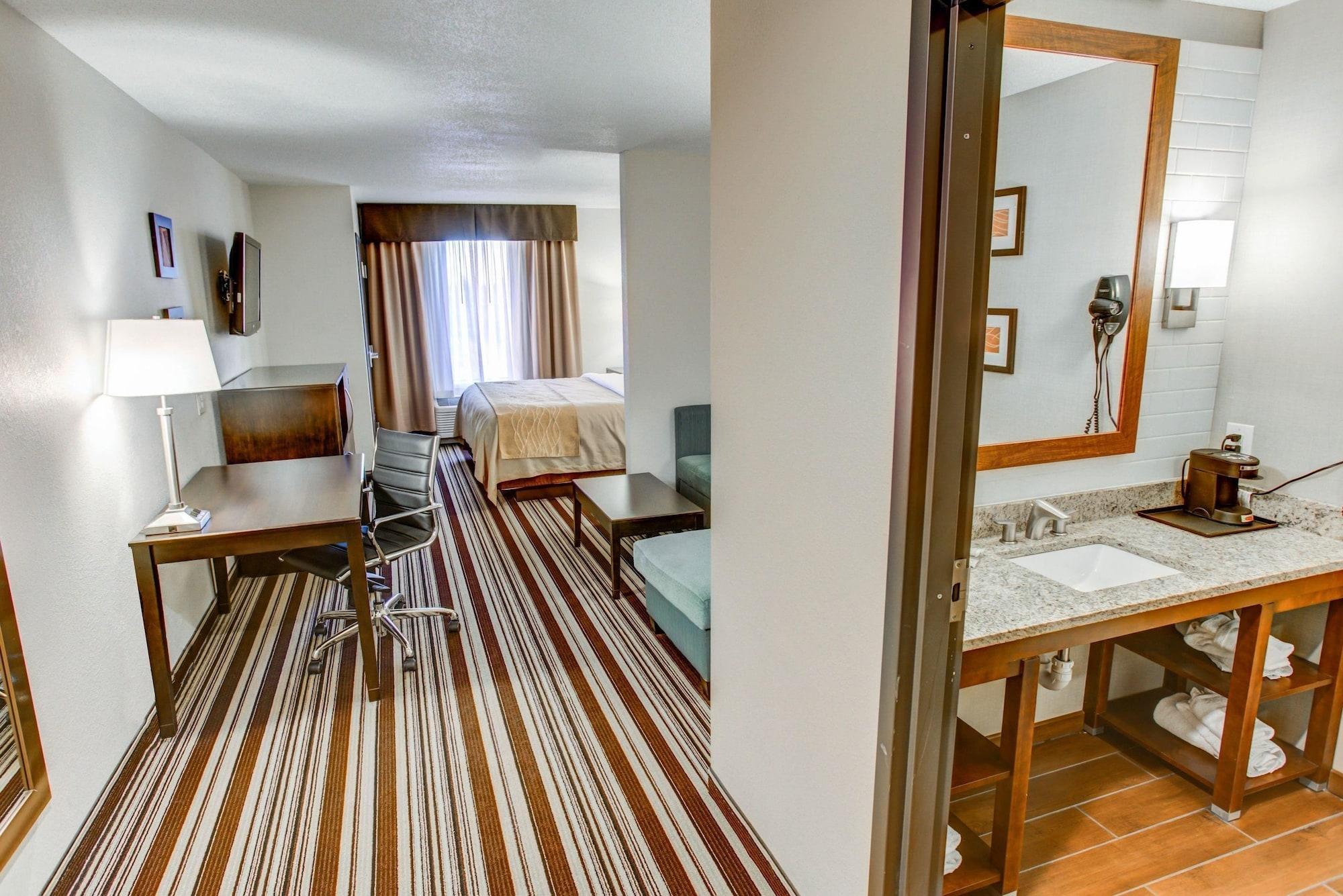 Comfort Inn & Suites Triadelphia Exteriér fotografie