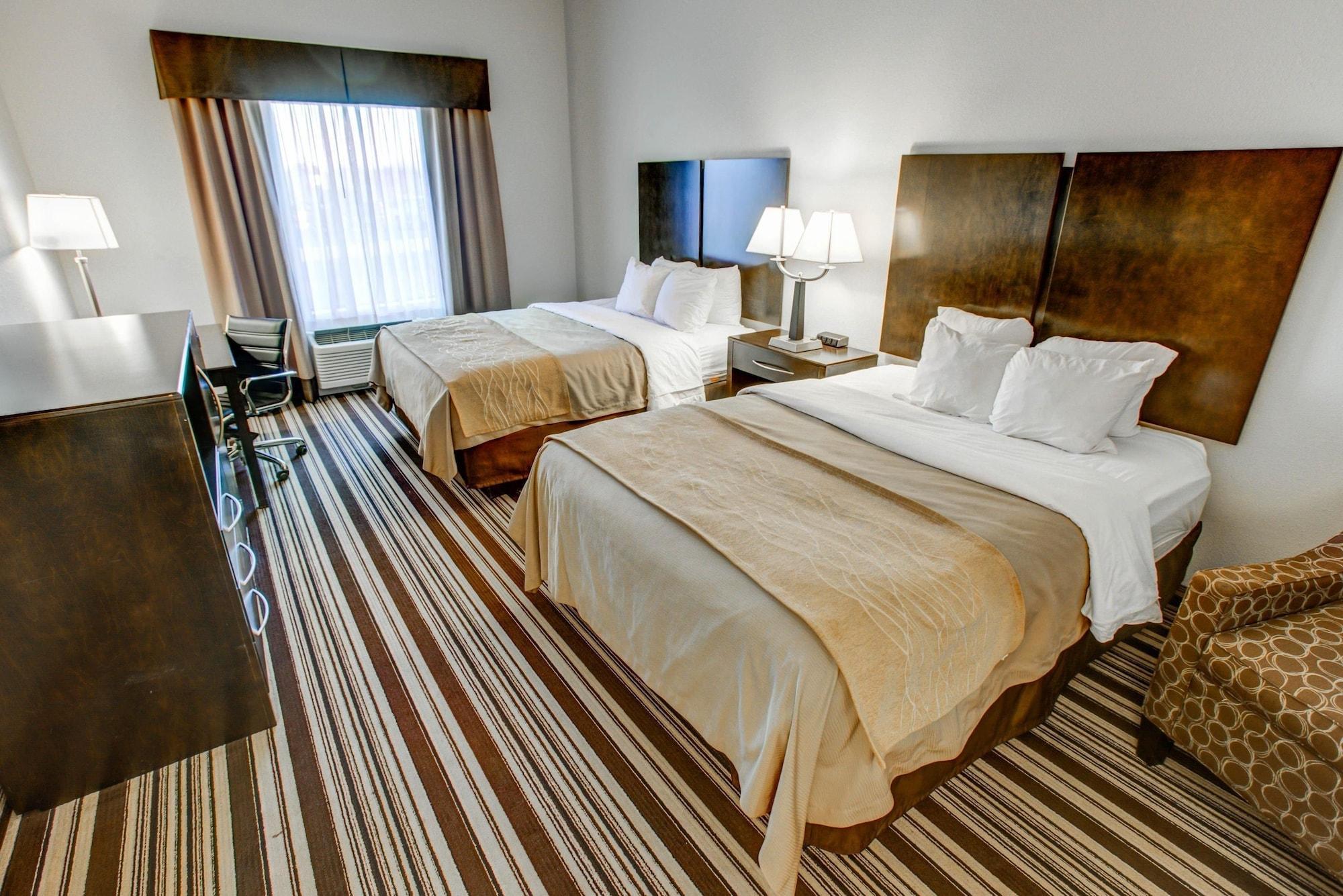 Comfort Inn & Suites Triadelphia Exteriér fotografie