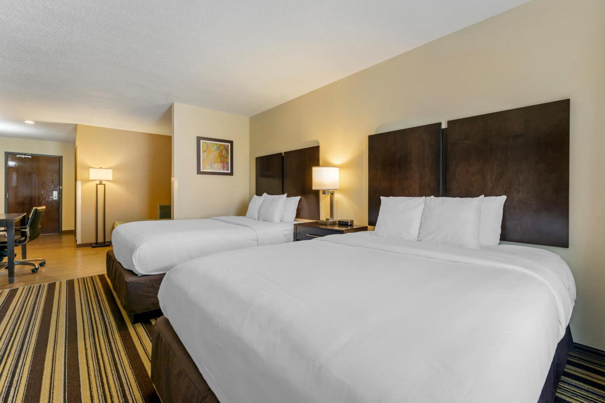 Comfort Inn & Suites Triadelphia Exteriér fotografie