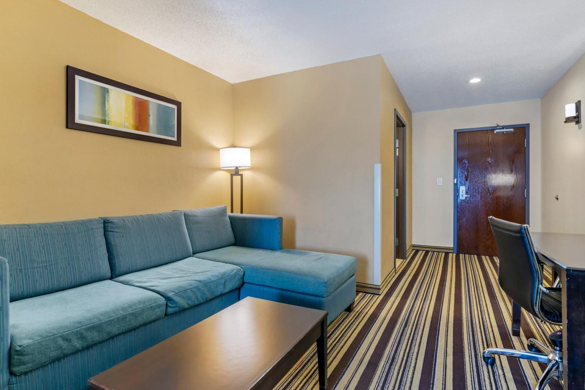 Comfort Inn & Suites Triadelphia Exteriér fotografie