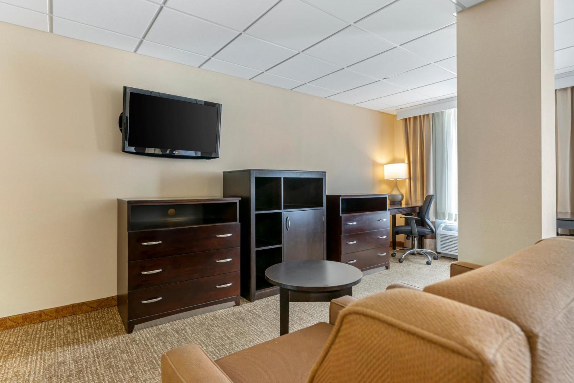 Comfort Inn & Suites Triadelphia Exteriér fotografie