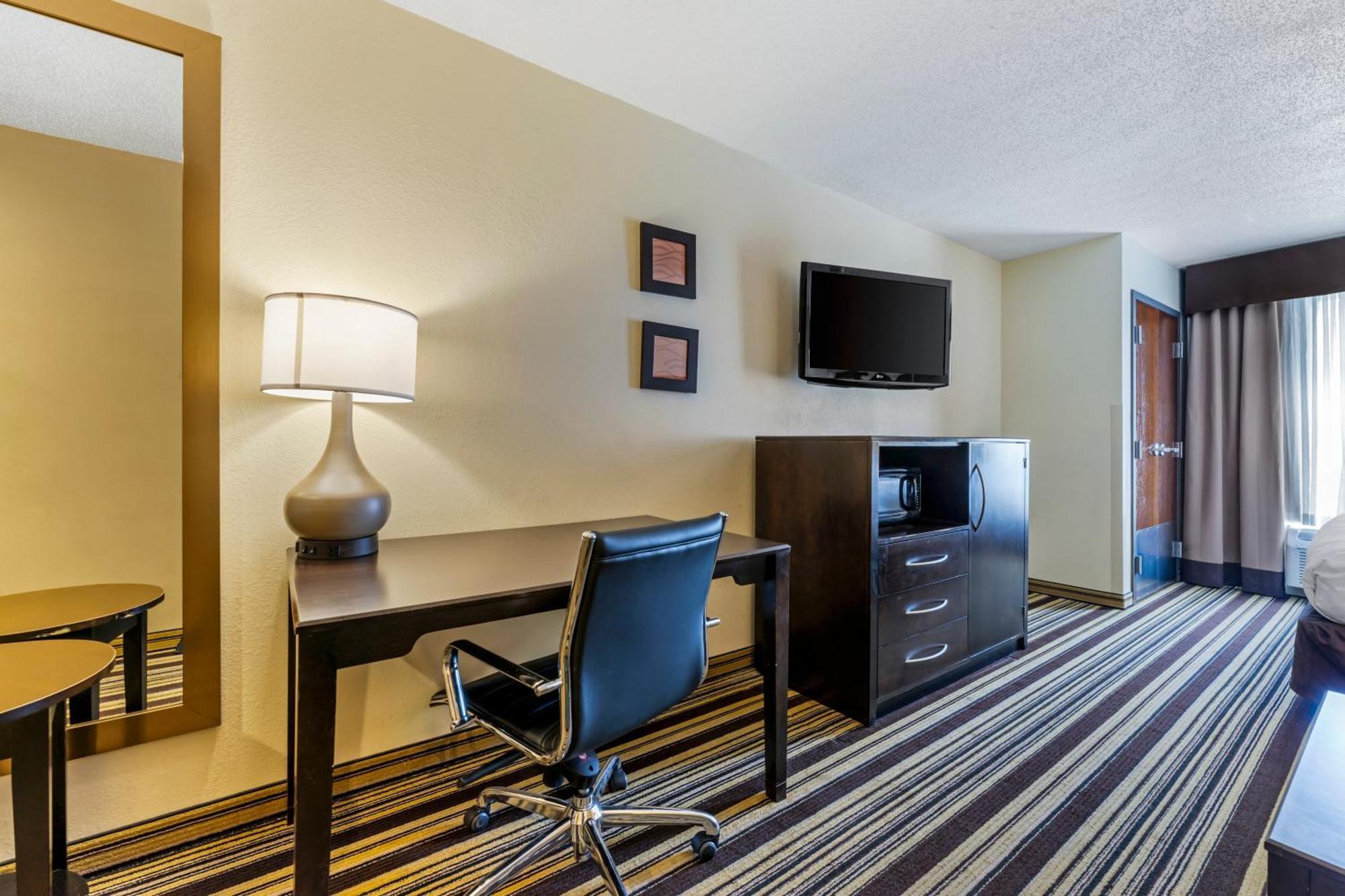 Comfort Inn & Suites Triadelphia Exteriér fotografie